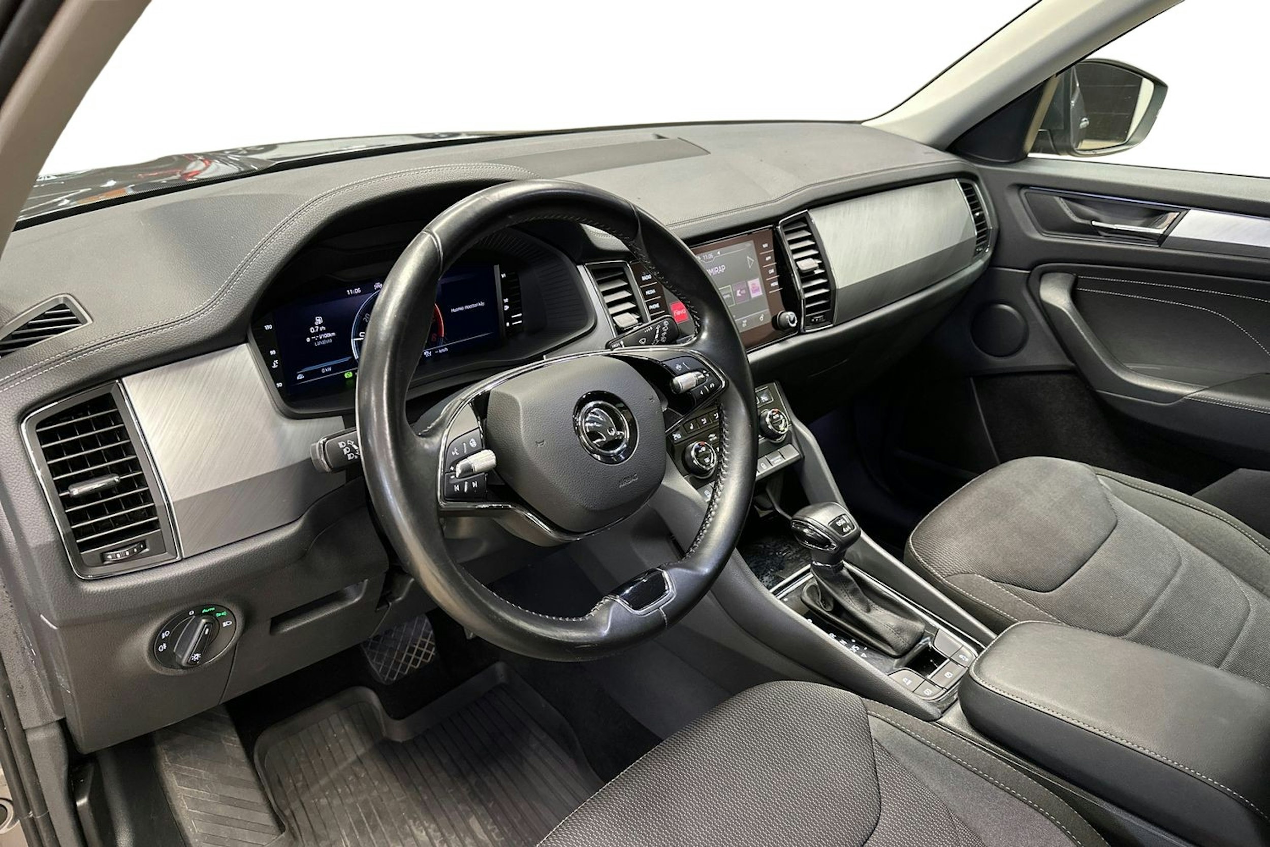 harmaa Skoda Kodiaq 2022 kuva 7.