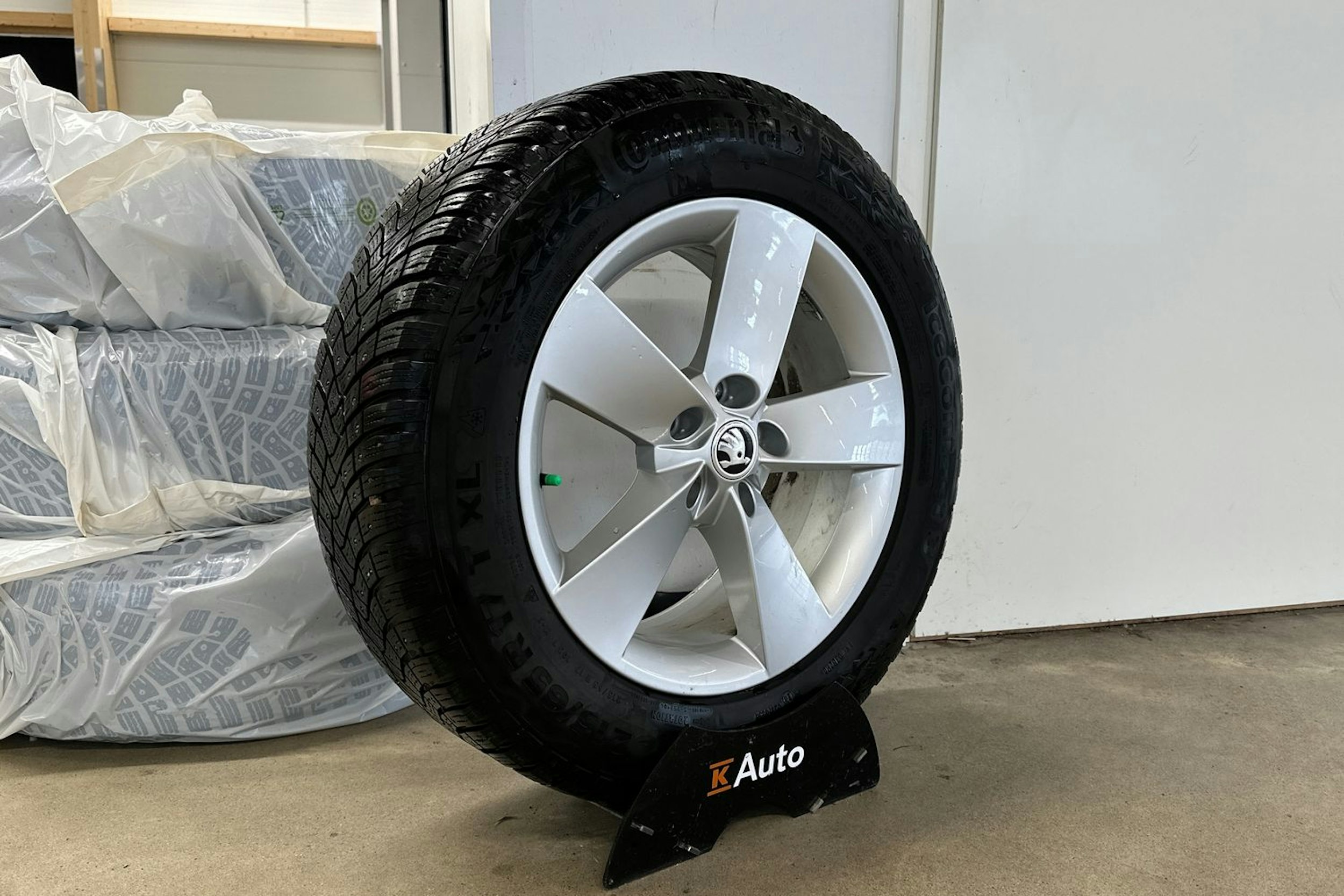 harmaa Skoda Kodiaq 2022 kuva 13.