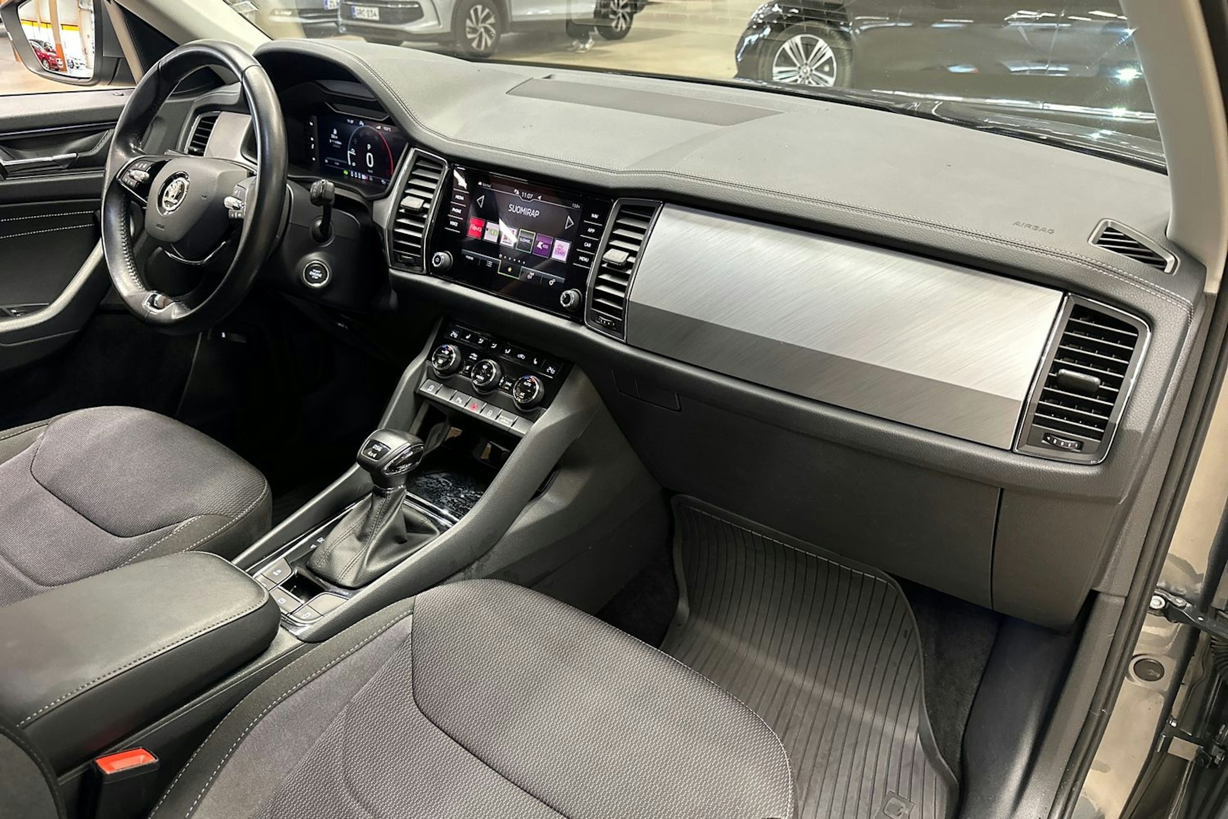 harmaa Skoda Kodiaq 2022 kuva 14.