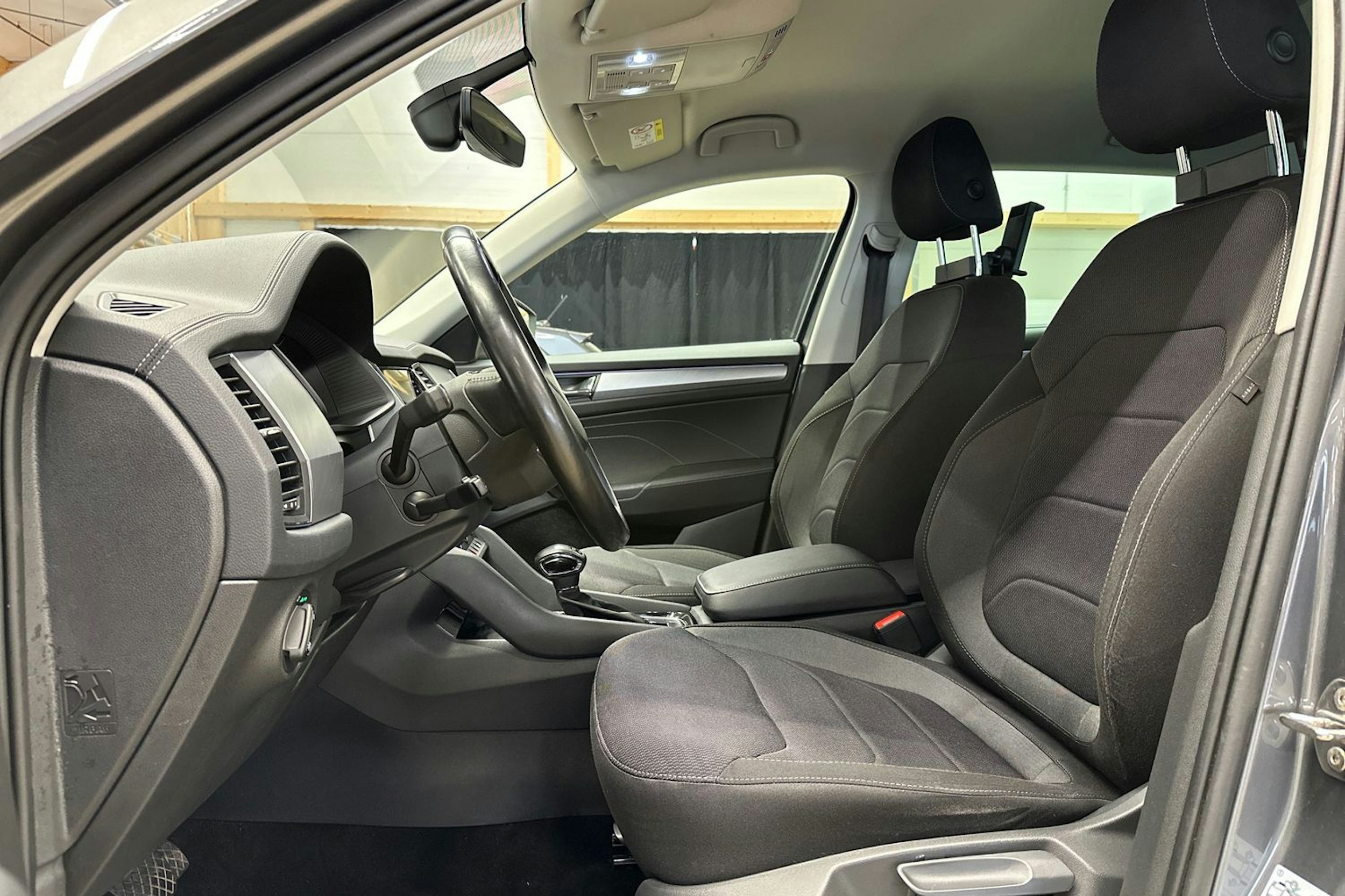 harmaa Skoda Kodiaq 2022 kuva 15.