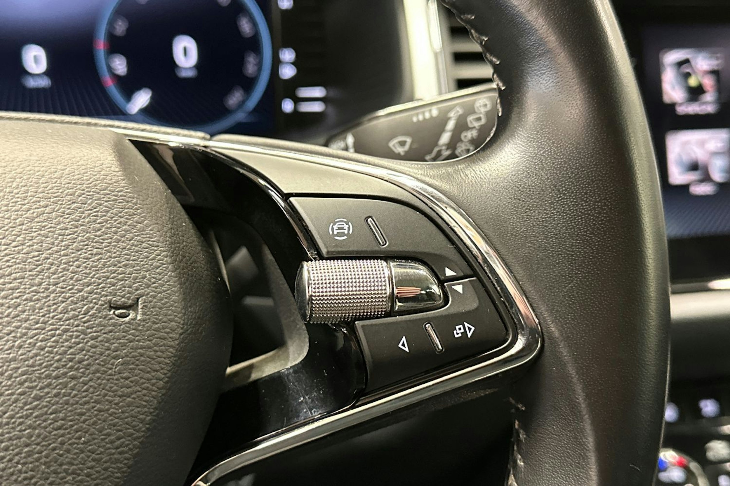 harmaa Skoda Kodiaq 2022 kuva 26.
