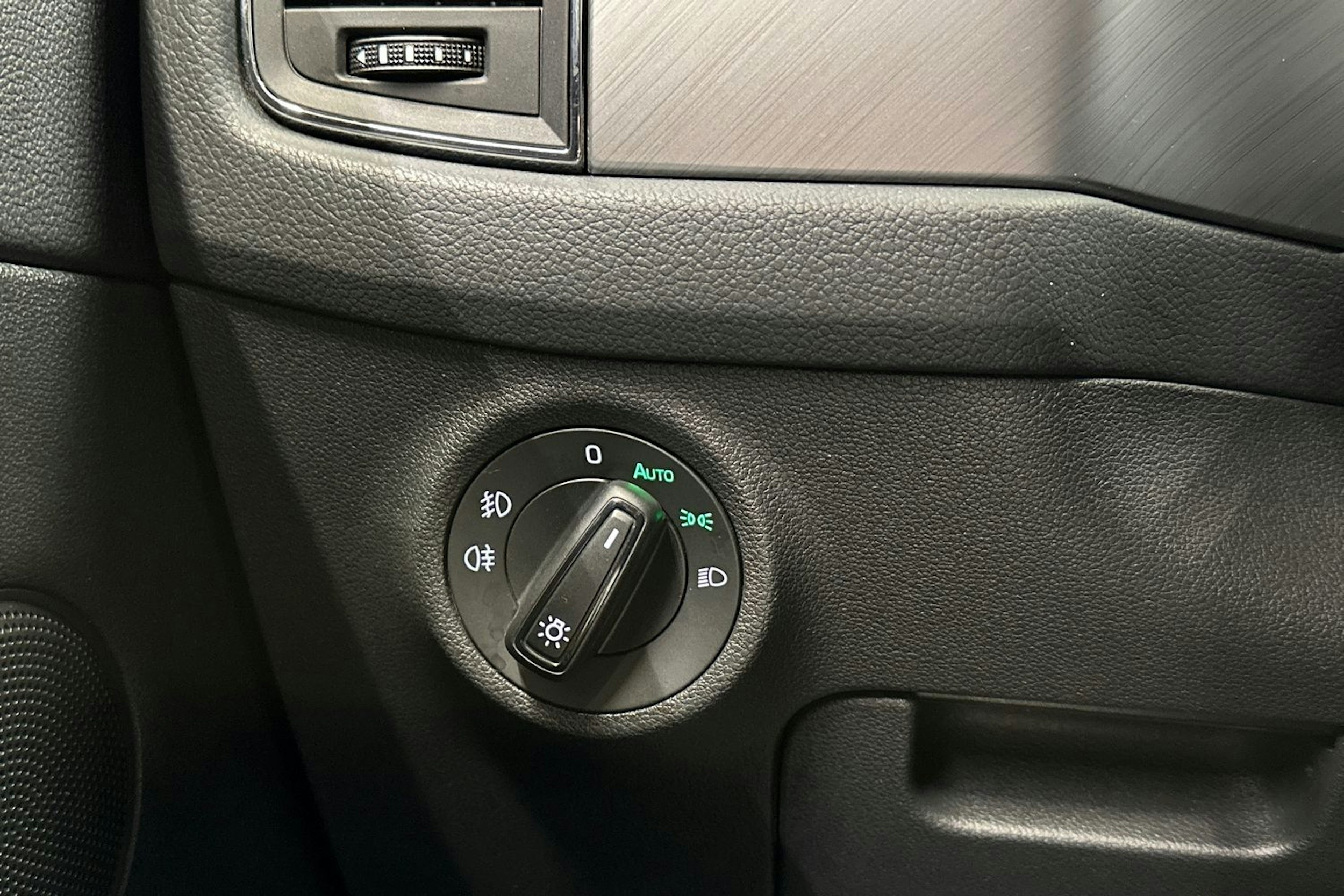 harmaa Skoda Kodiaq 2022 kuva 27.