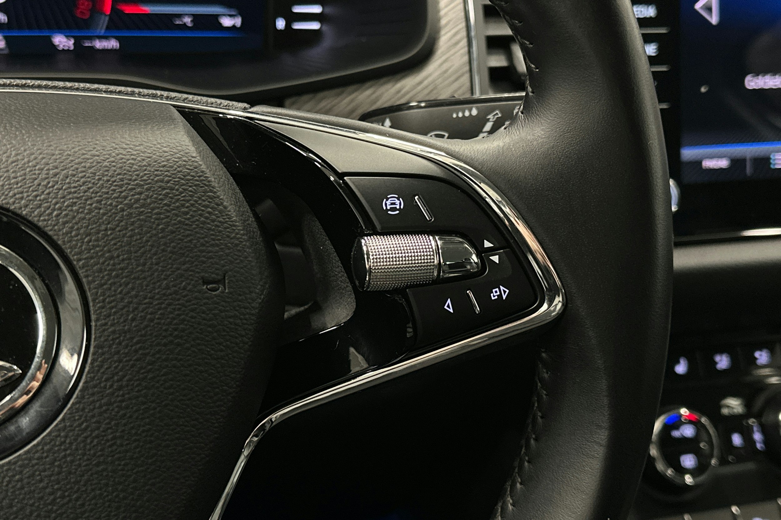 harmaa Skoda Kodiaq 2023 kuva 20.