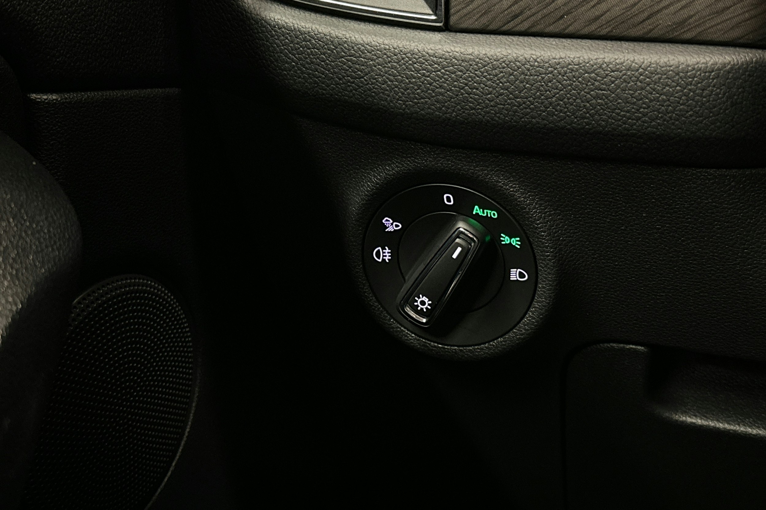 harmaa Skoda Kodiaq 2023 kuva 21.