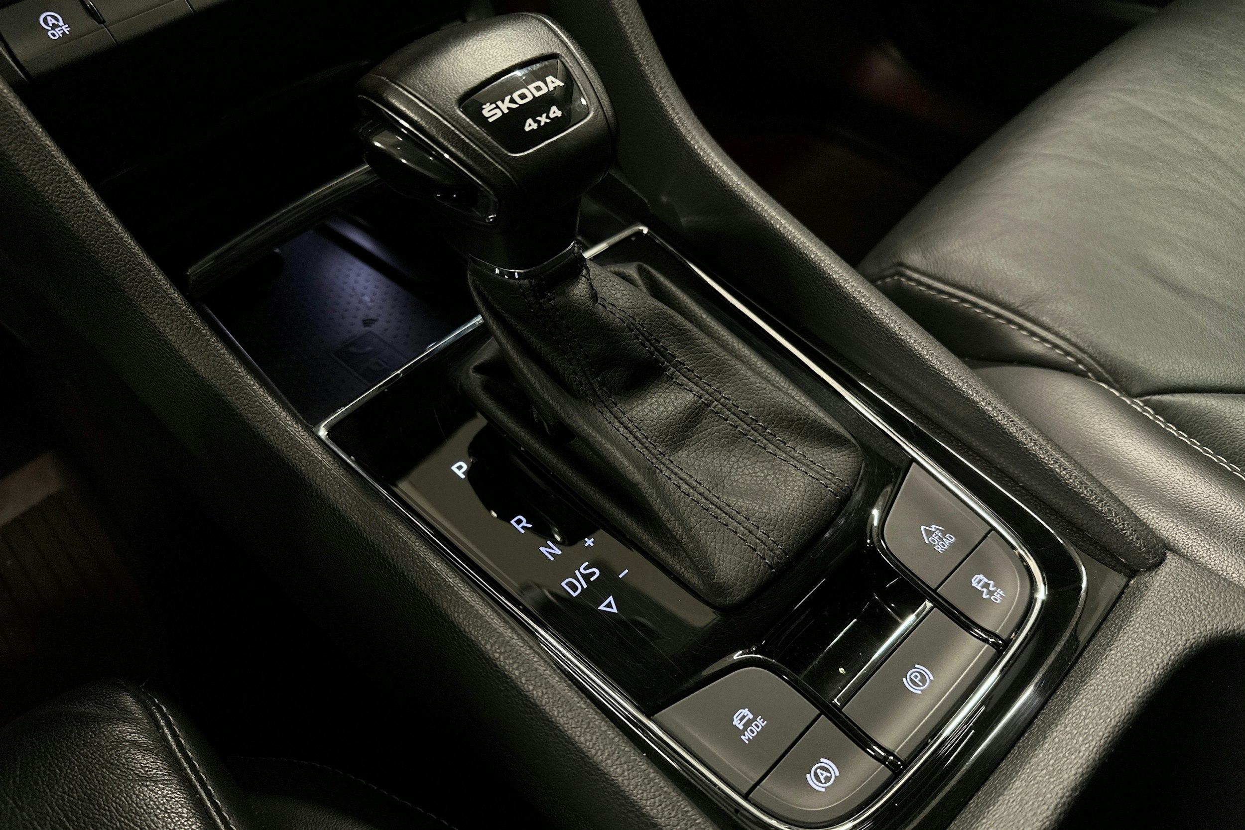 harmaa Skoda Kodiaq 2023 kuva 31.