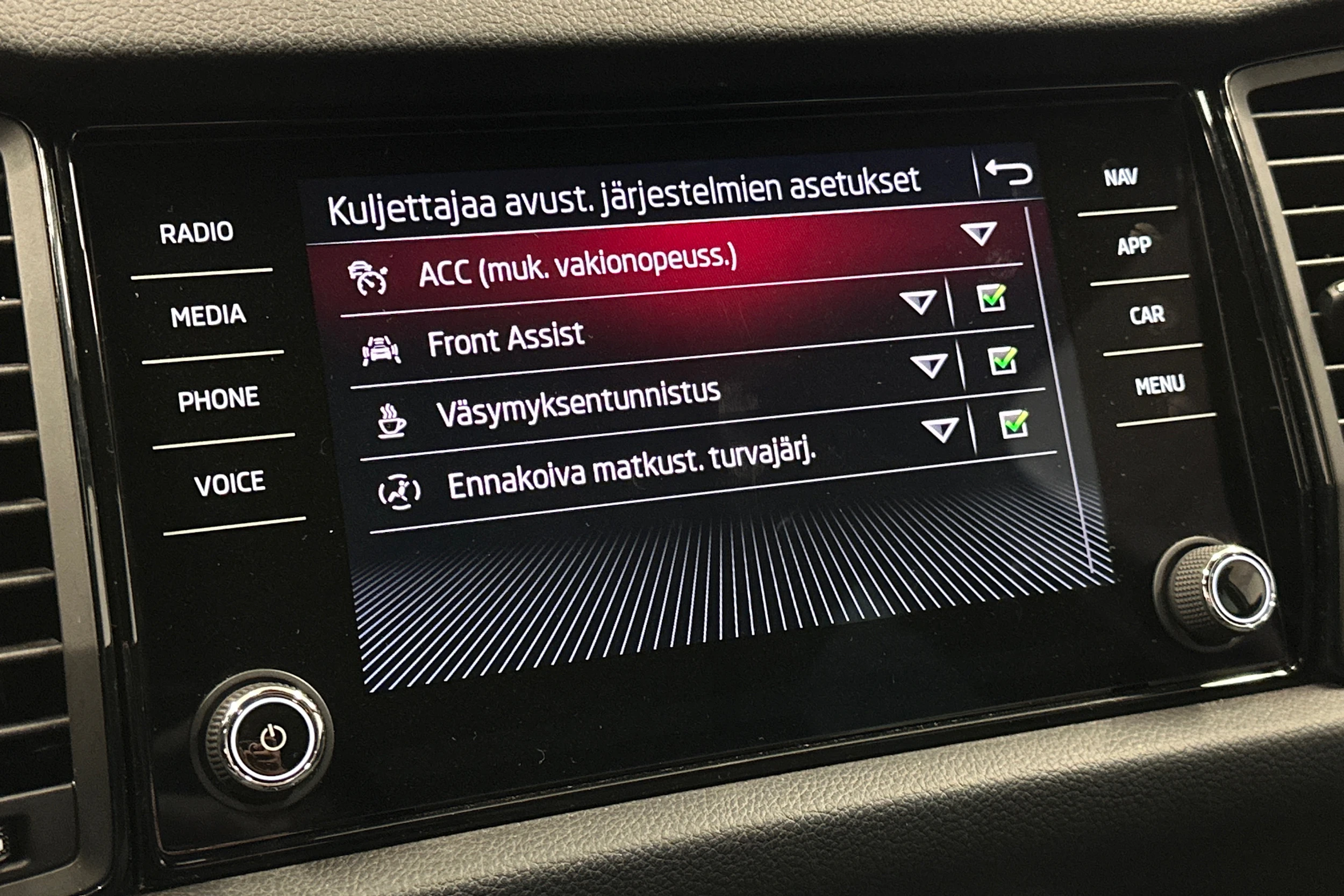 harmaa Skoda Kodiaq 2023 kuva 25.