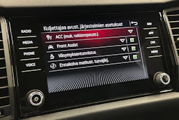 harmaa Skoda Kodiaq 2023 kuva 25.