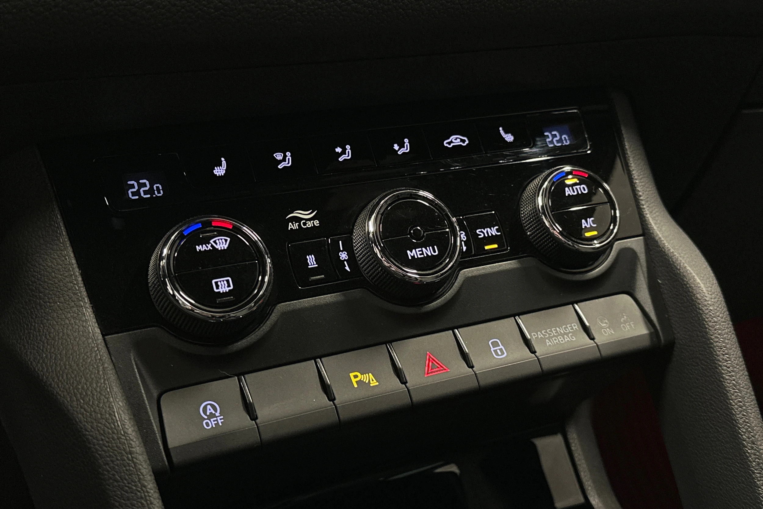harmaa Skoda Kodiaq 2023 kuva 30.