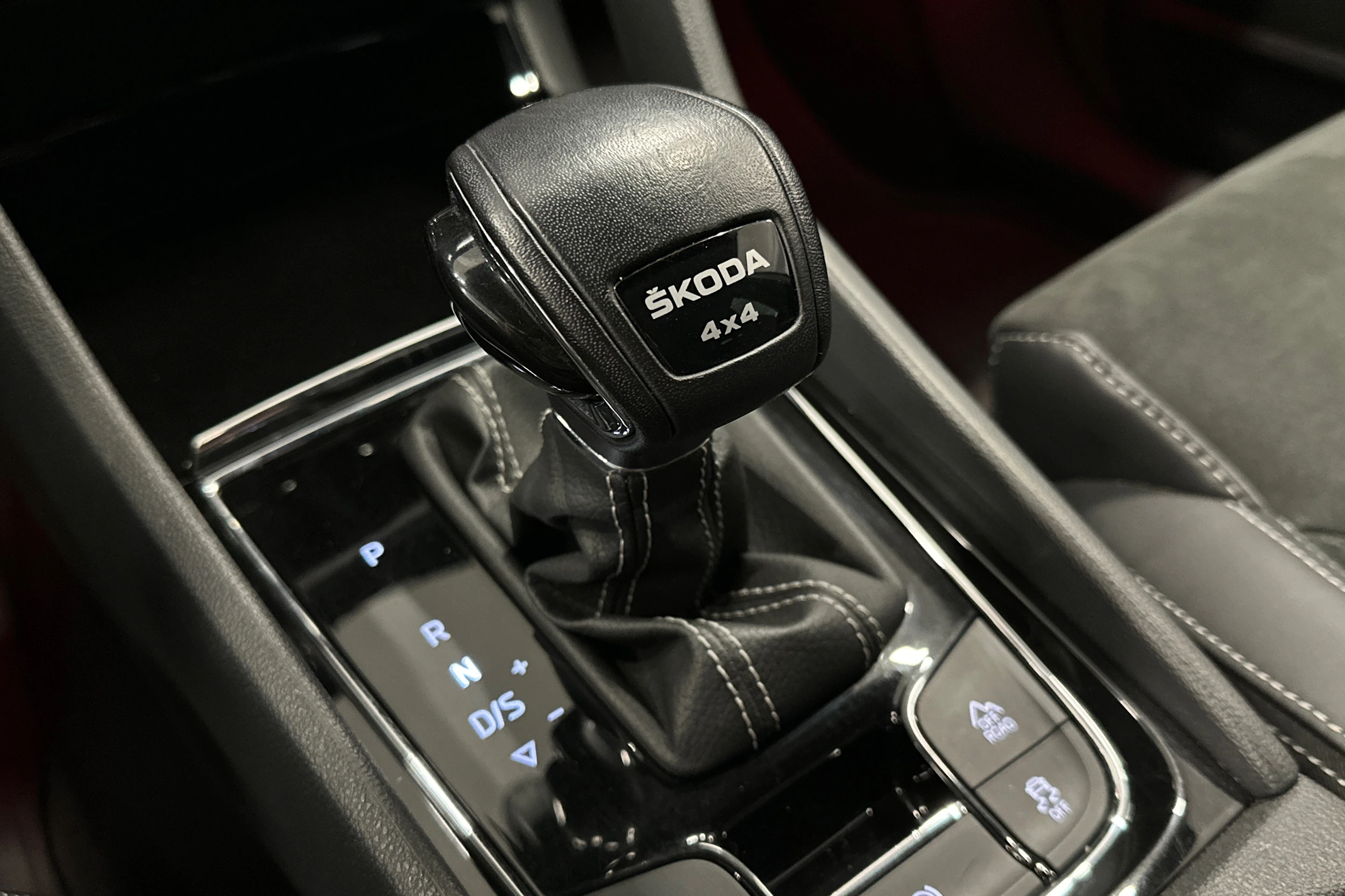 harmaa Skoda Kodiaq 2023 kuva 32.