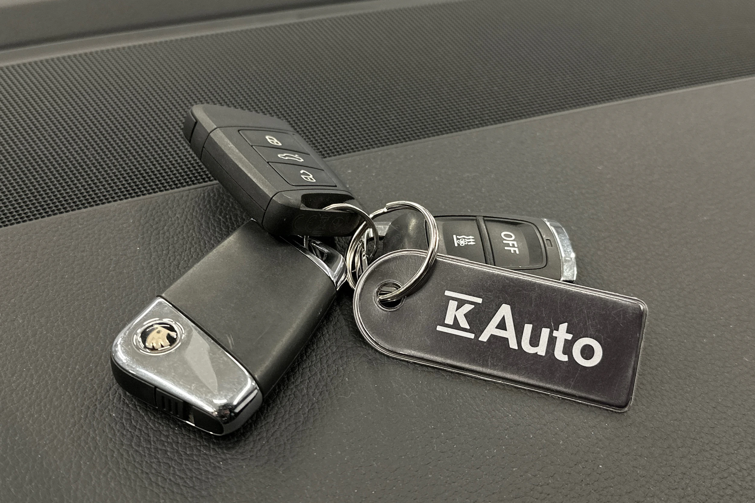 harmaa Skoda Kodiaq 2023 kuva 33.