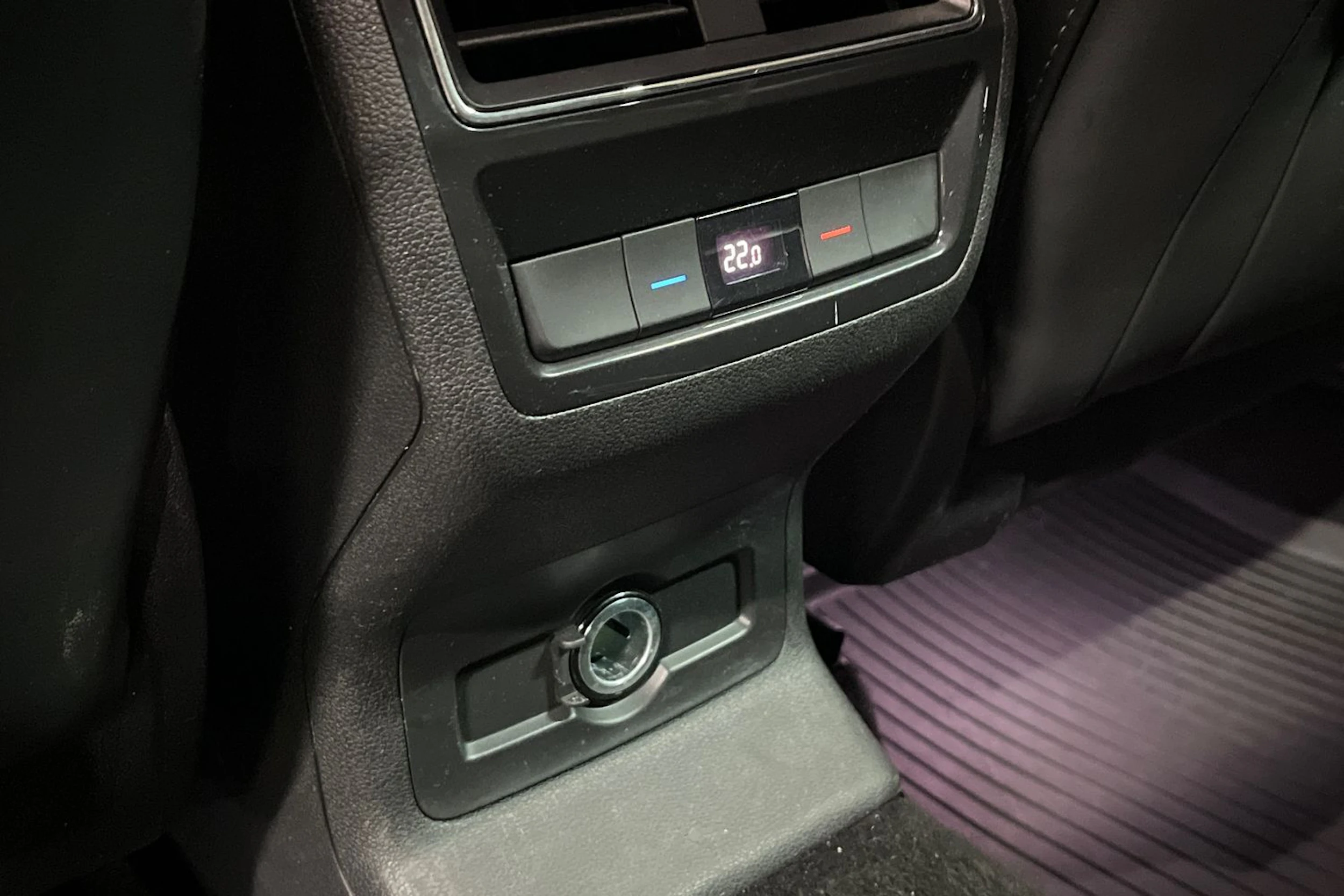 musta Skoda Kodiaq 2023 kuva 16.