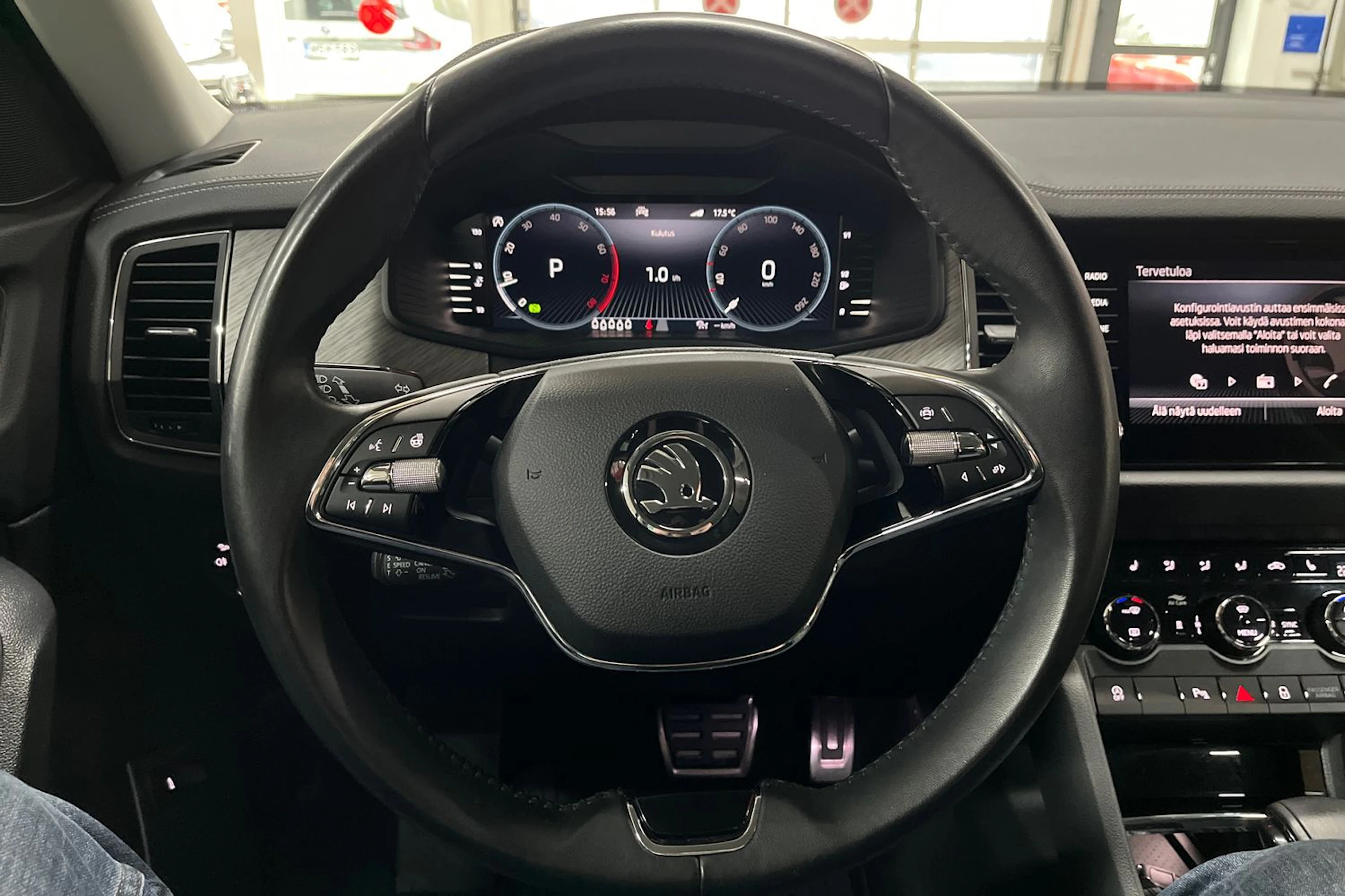 musta Skoda Kodiaq 2023 kuva 18.