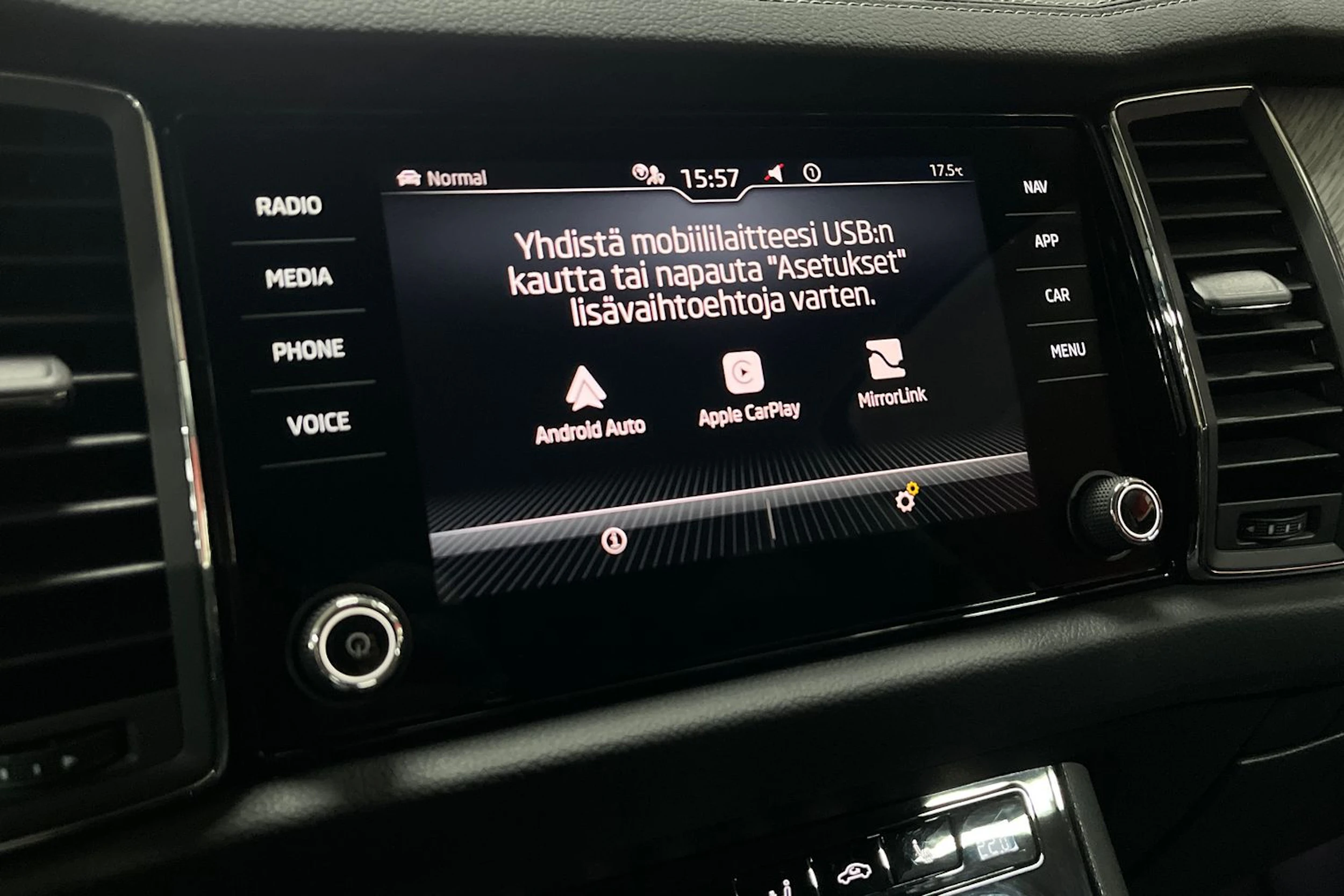 musta Skoda Kodiaq 2023 kuva 23.