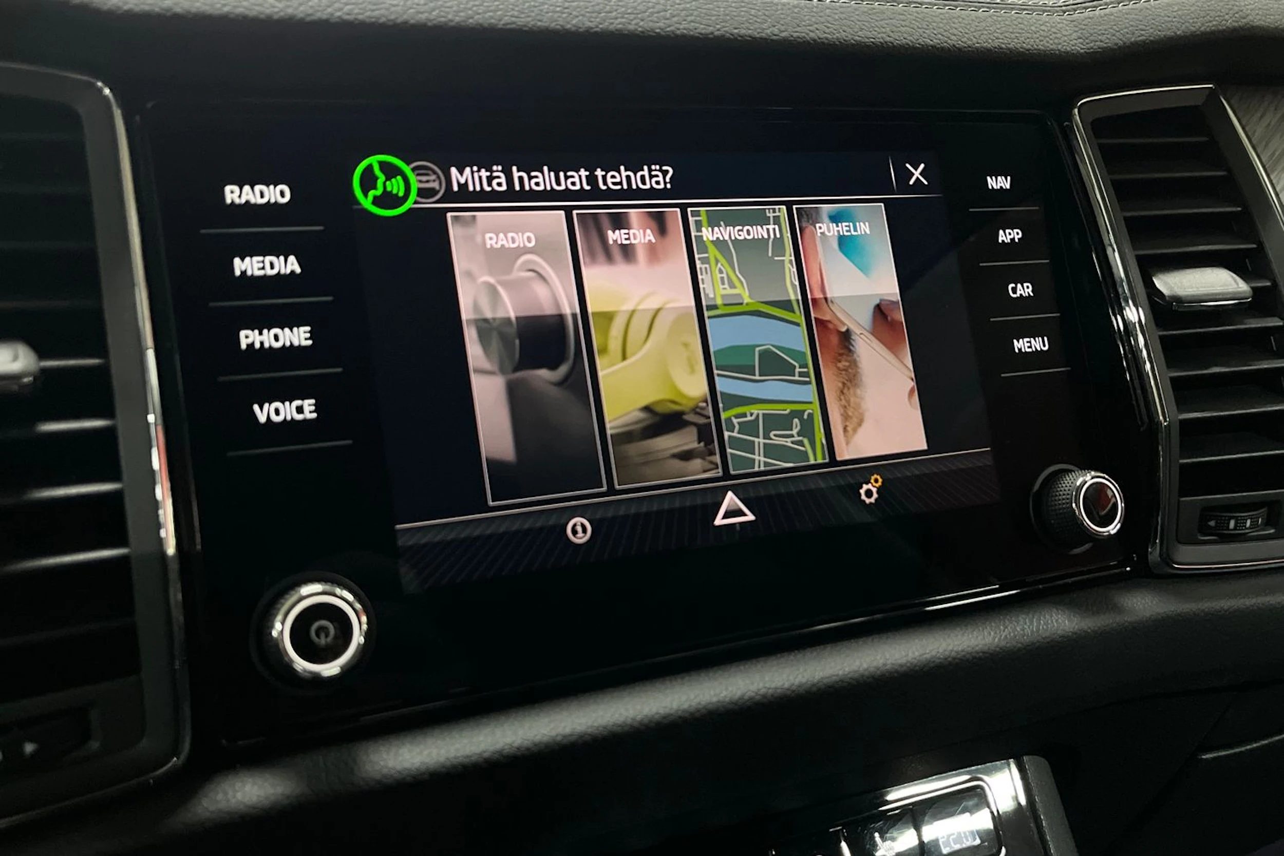 musta Skoda Kodiaq 2023 kuva 24.