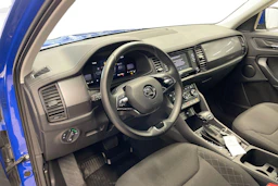 Sininen Skoda KODIAQ 2023 kuva 8.