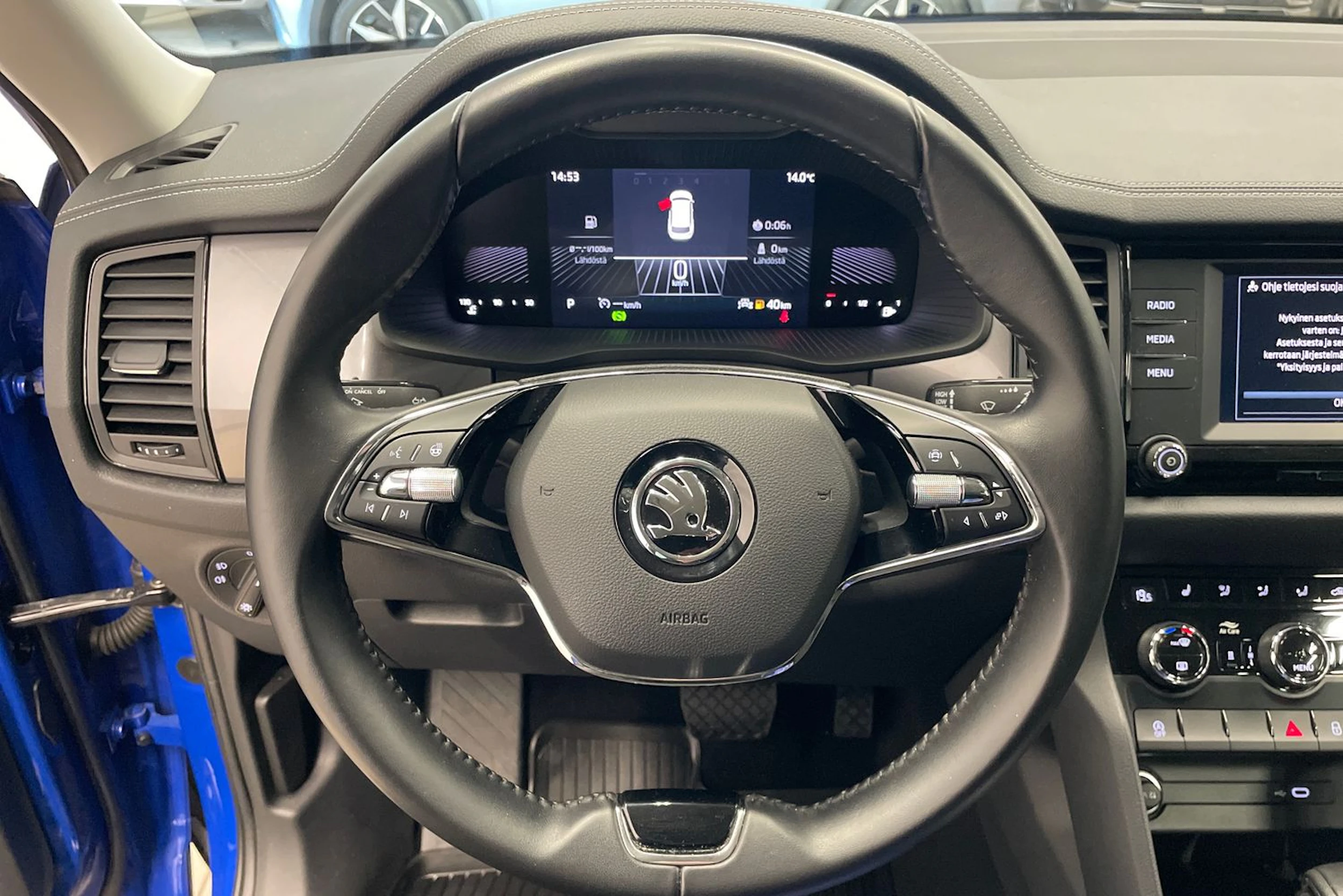 Sininen Skoda KODIAQ 2023 kuva 15.