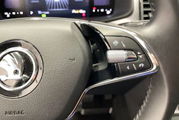 Sininen Skoda KODIAQ 2023 kuva 16.