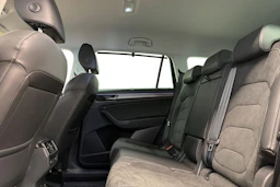 Harmaa Skoda KODIAQ 2023 kuva 8.