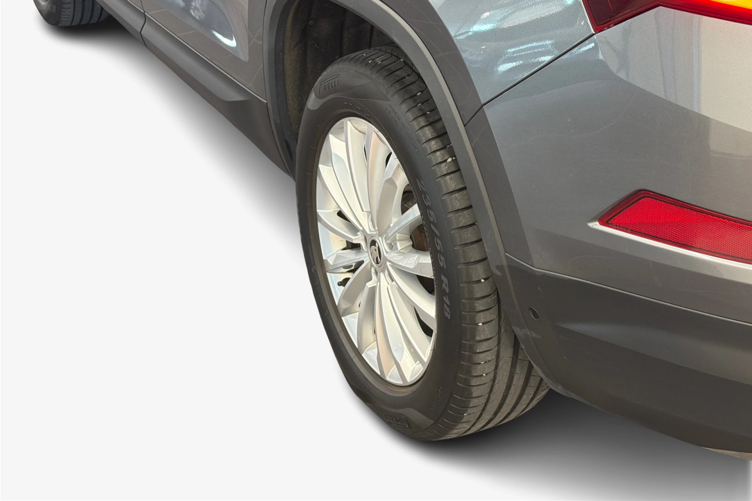 Harmaa Skoda KODIAQ 2023 kuva 9.
