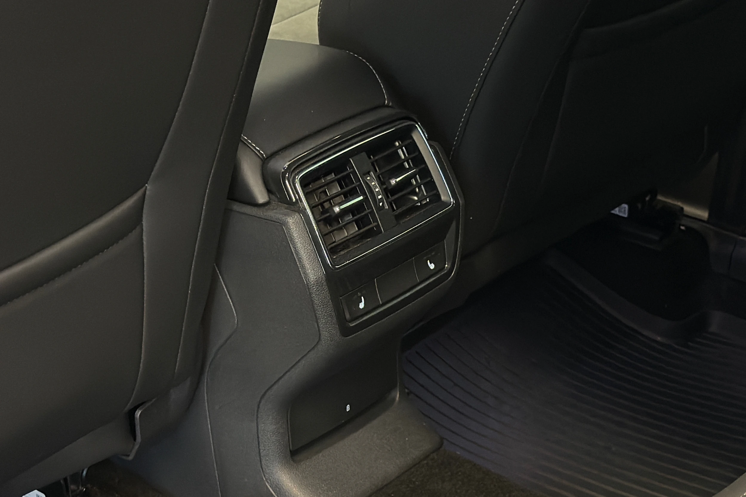 Harmaa Skoda KODIAQ 2023 kuva 13.