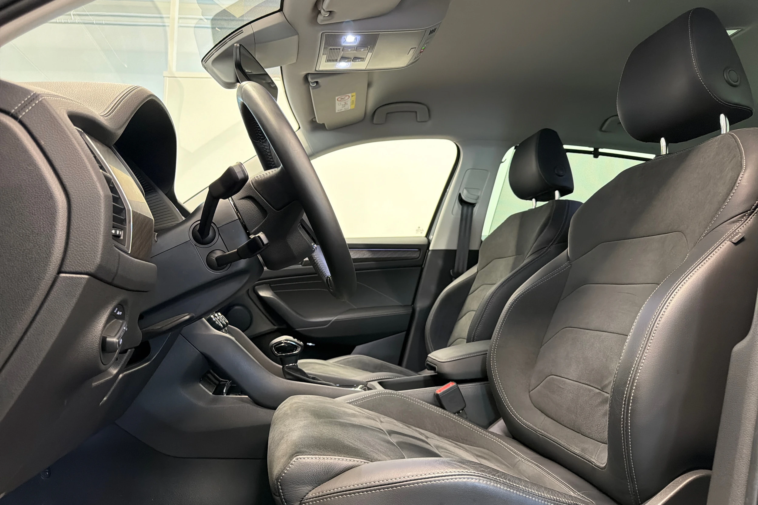 Harmaa Skoda KODIAQ 2023 kuva 14.