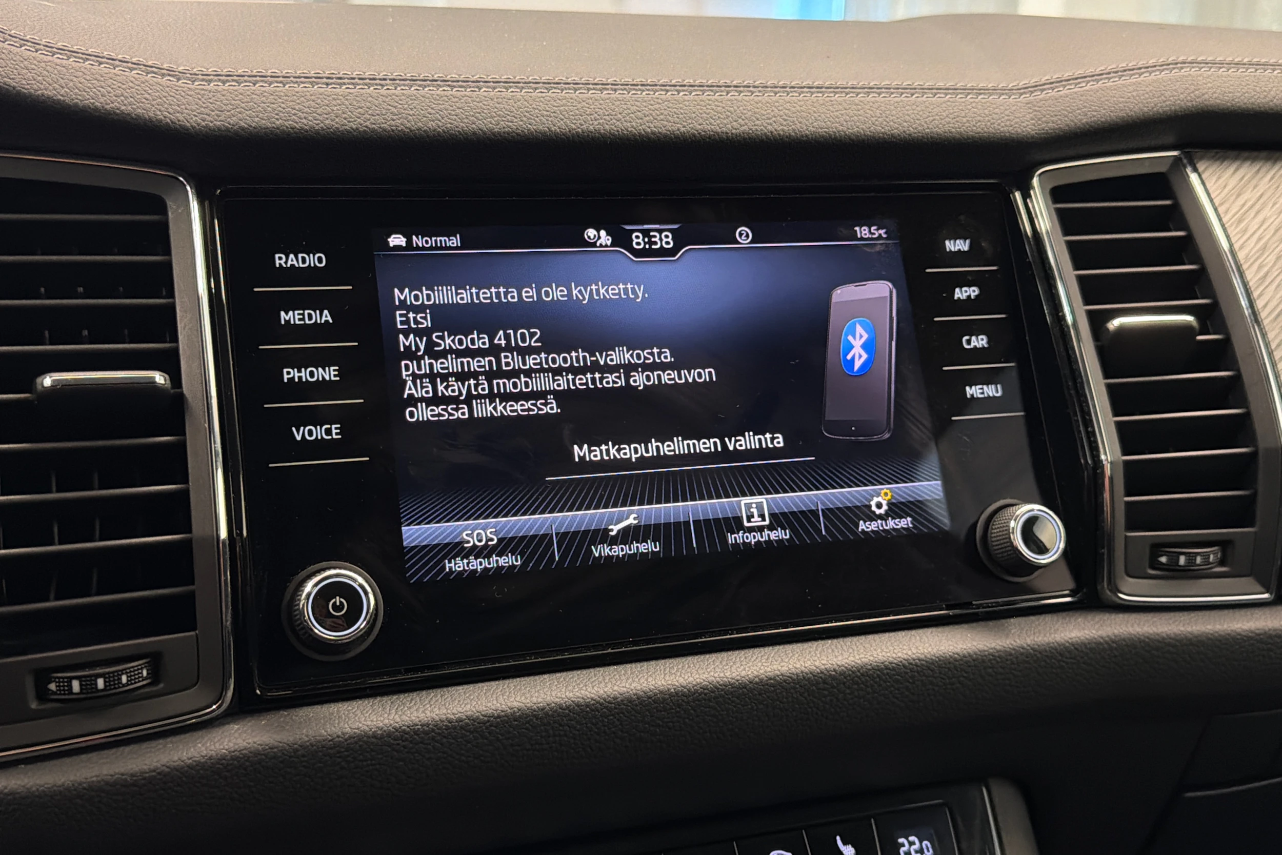 Harmaa Skoda KODIAQ 2023 kuva 26.