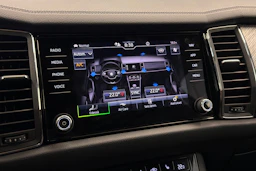 Harmaa Skoda KODIAQ 2023 kuva 30.