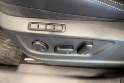 Harmaa Skoda KODIAQ 2023 kuva 33.