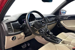 punainen Skoda Kodiaq 2023 kuva 3.