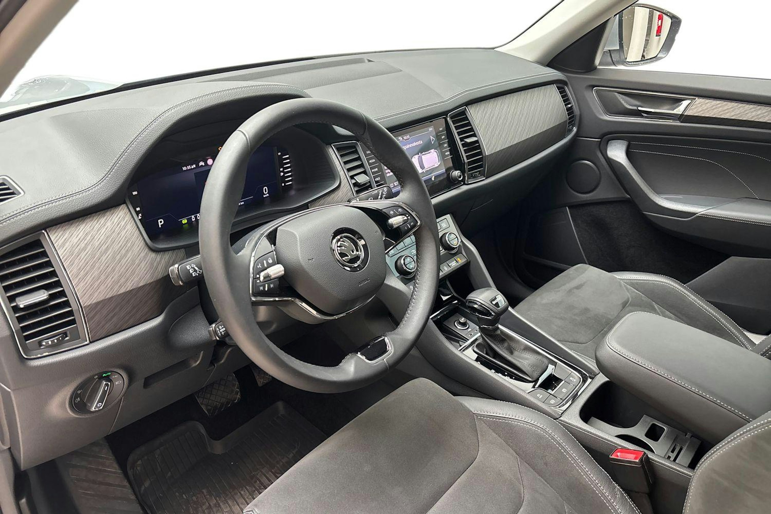harmaa Skoda Kodiaq 2023 kuva 7.