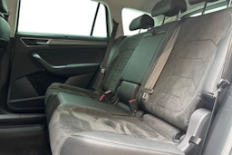 harmaa Skoda Kodiaq 2023 kuva 10.