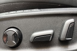 harmaa Skoda Kodiaq 2023 kuva 15.