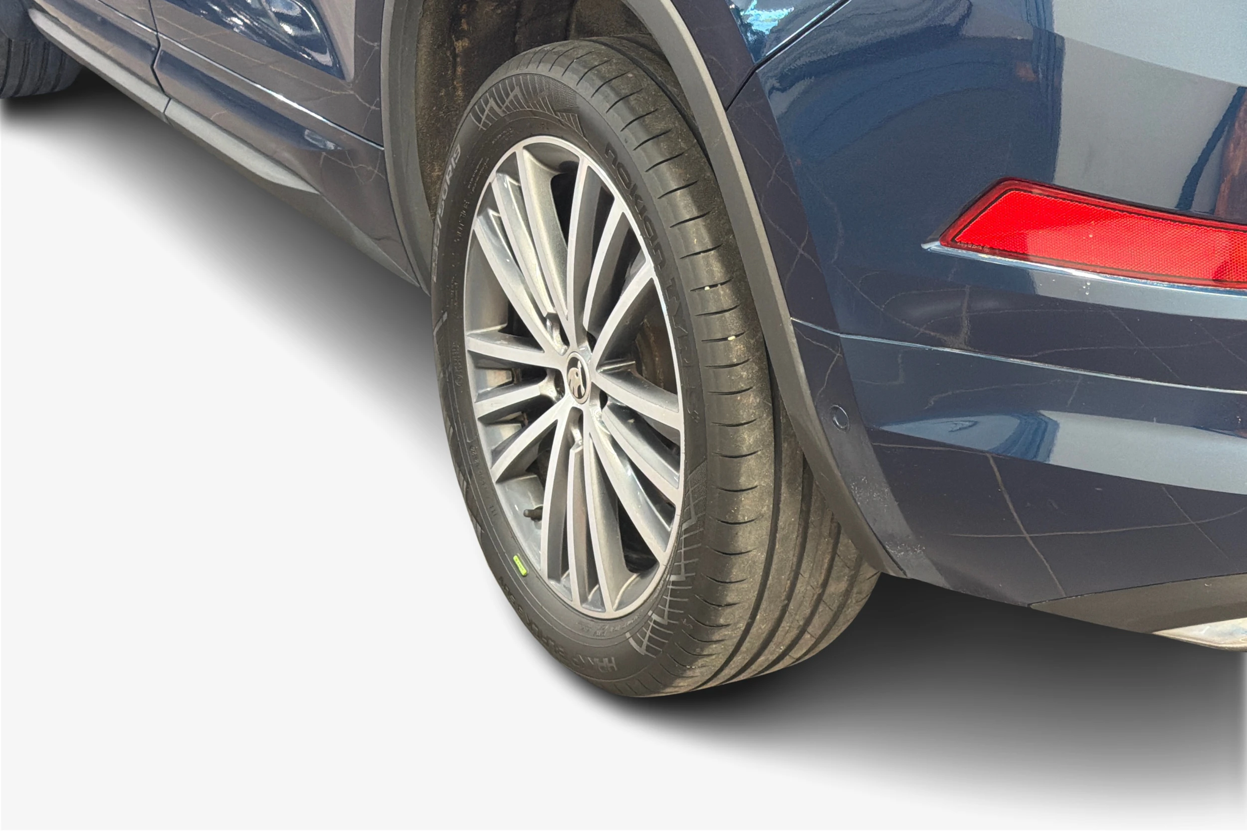Sininen Skoda KODIAQ 2023 kuva 9.