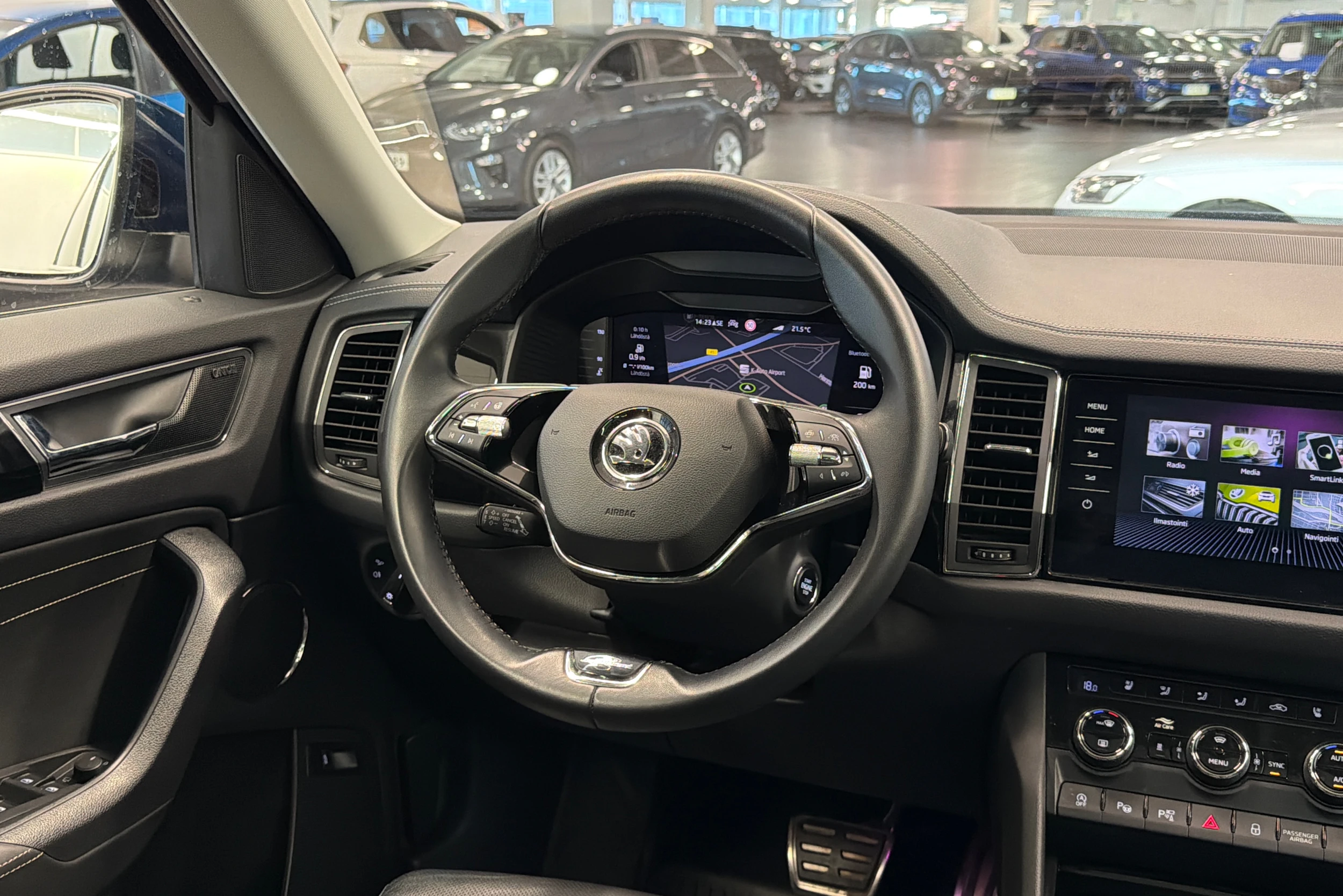 Sininen Skoda KODIAQ 2023 kuva 19.