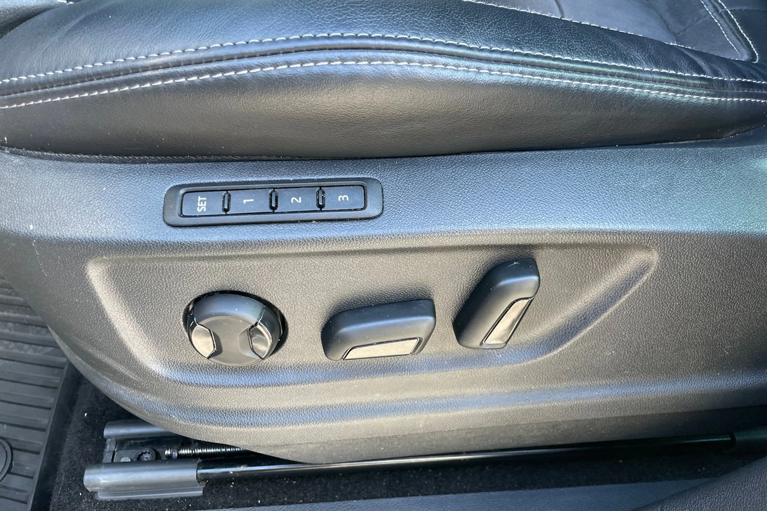 Musta Skoda KODIAQ 2024 kuva 14.