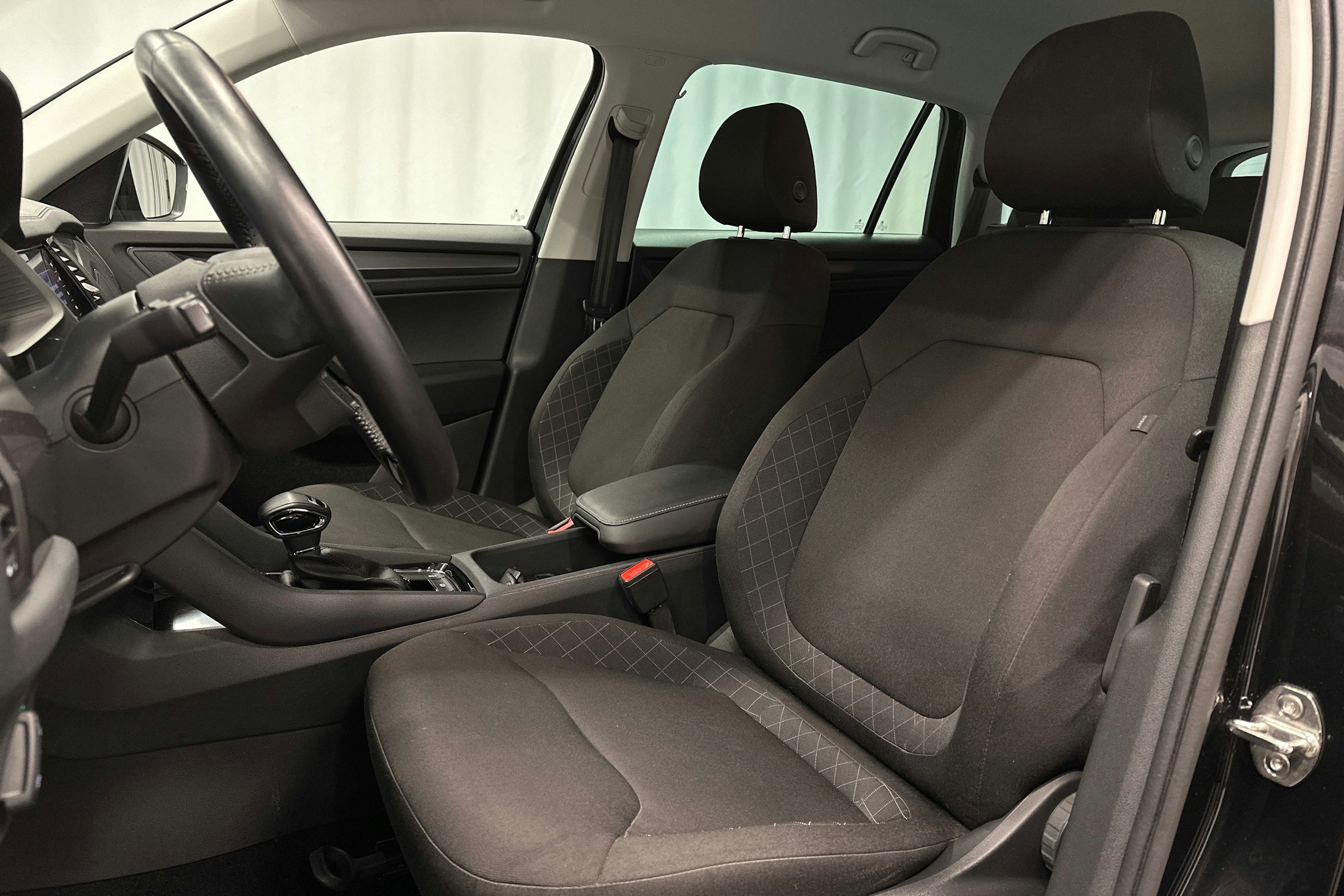 musta Skoda Kodiaq 2024 kuva 15.