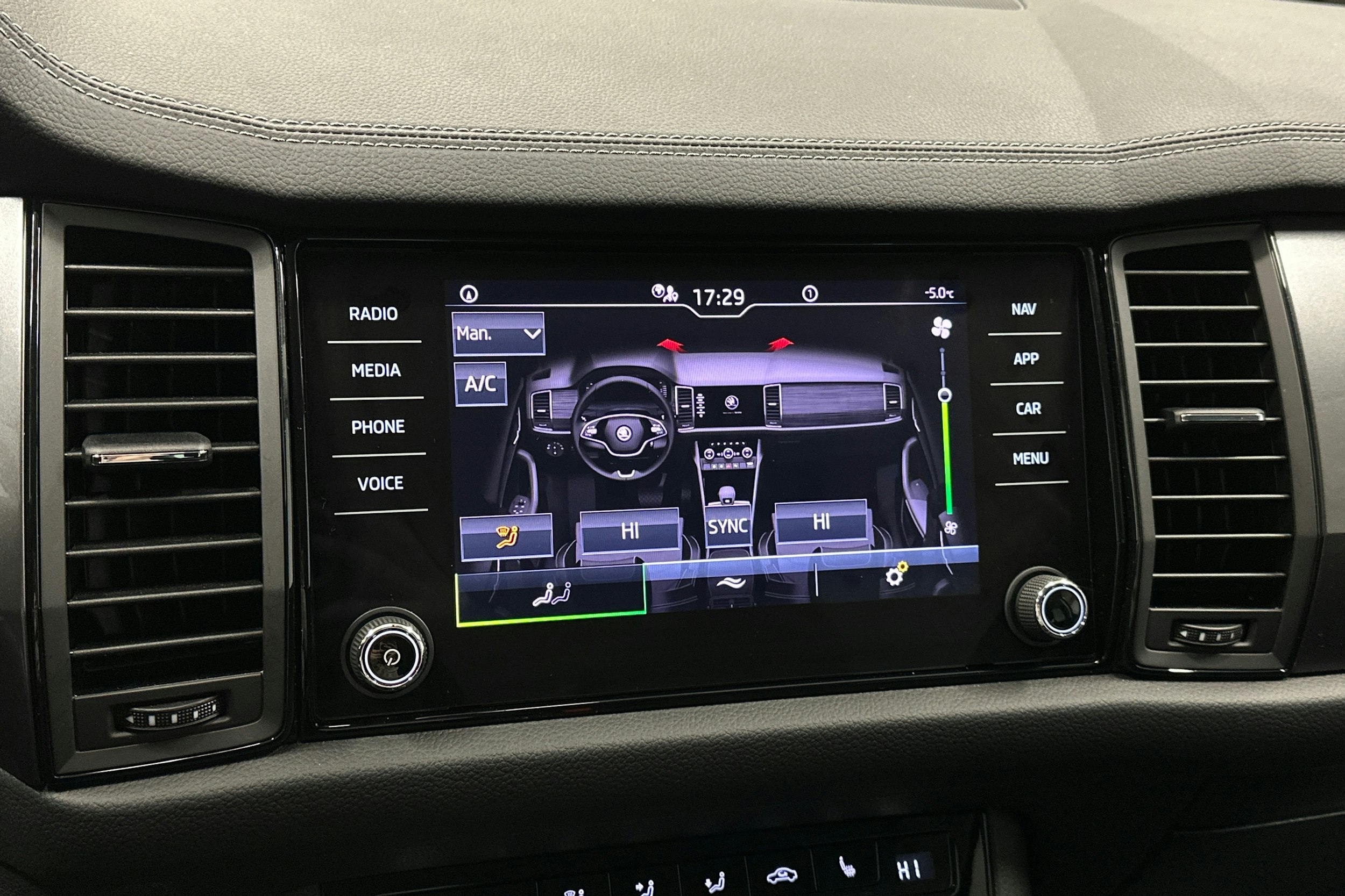 musta Skoda Kodiaq 2024 kuva 24.