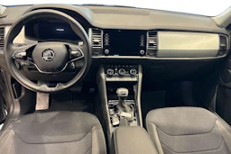 harmaa Skoda Kodiaq 2023 kuva 7.