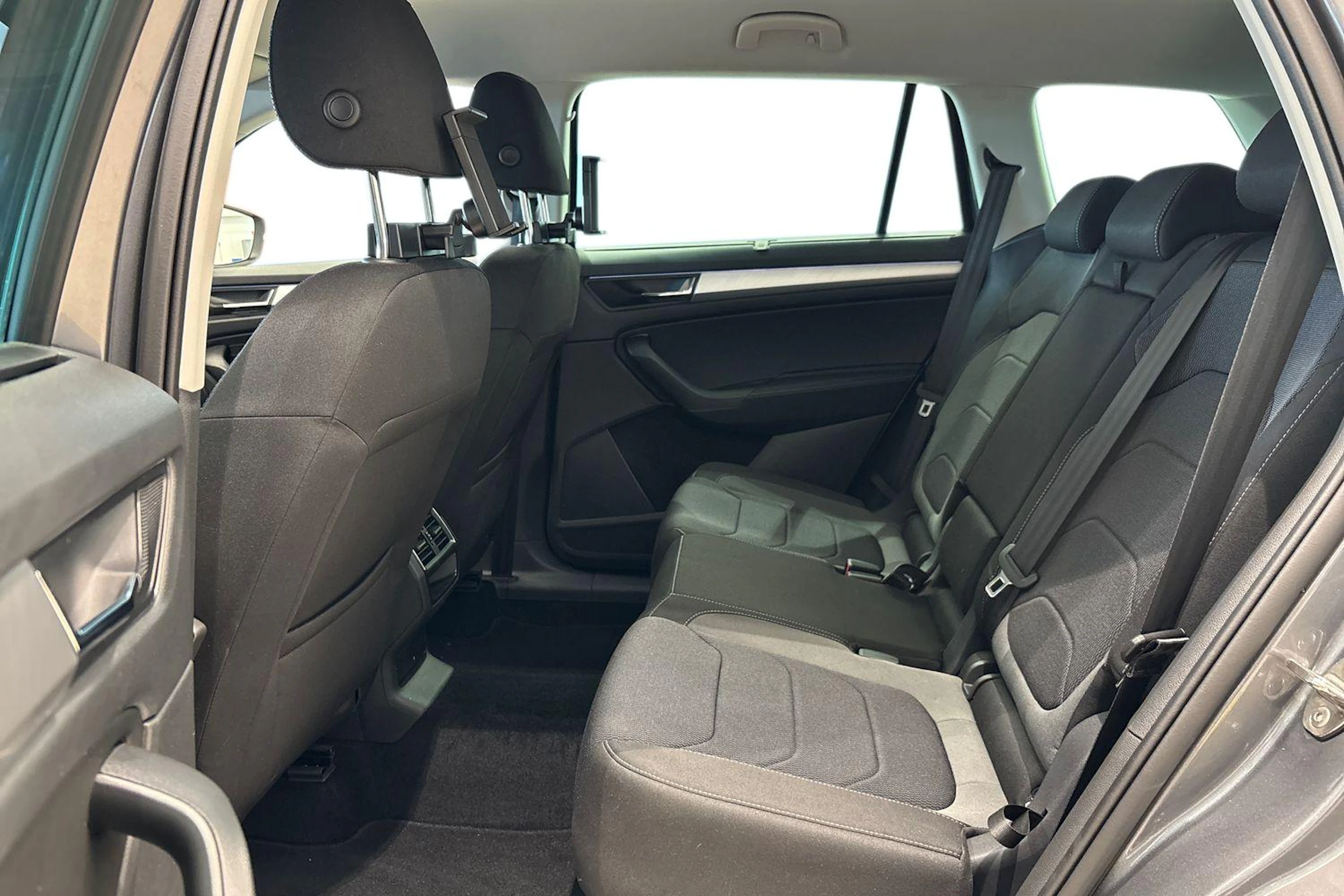 harmaa Skoda Kodiaq 2023 kuva 9.