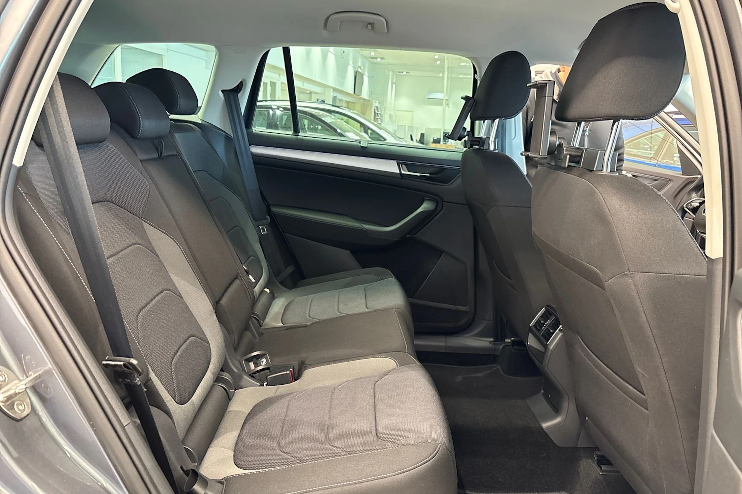 harmaa Skoda Kodiaq 2023 kuva 11.