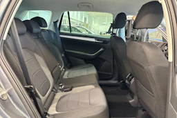 harmaa Skoda Kodiaq 2023 kuva 11.