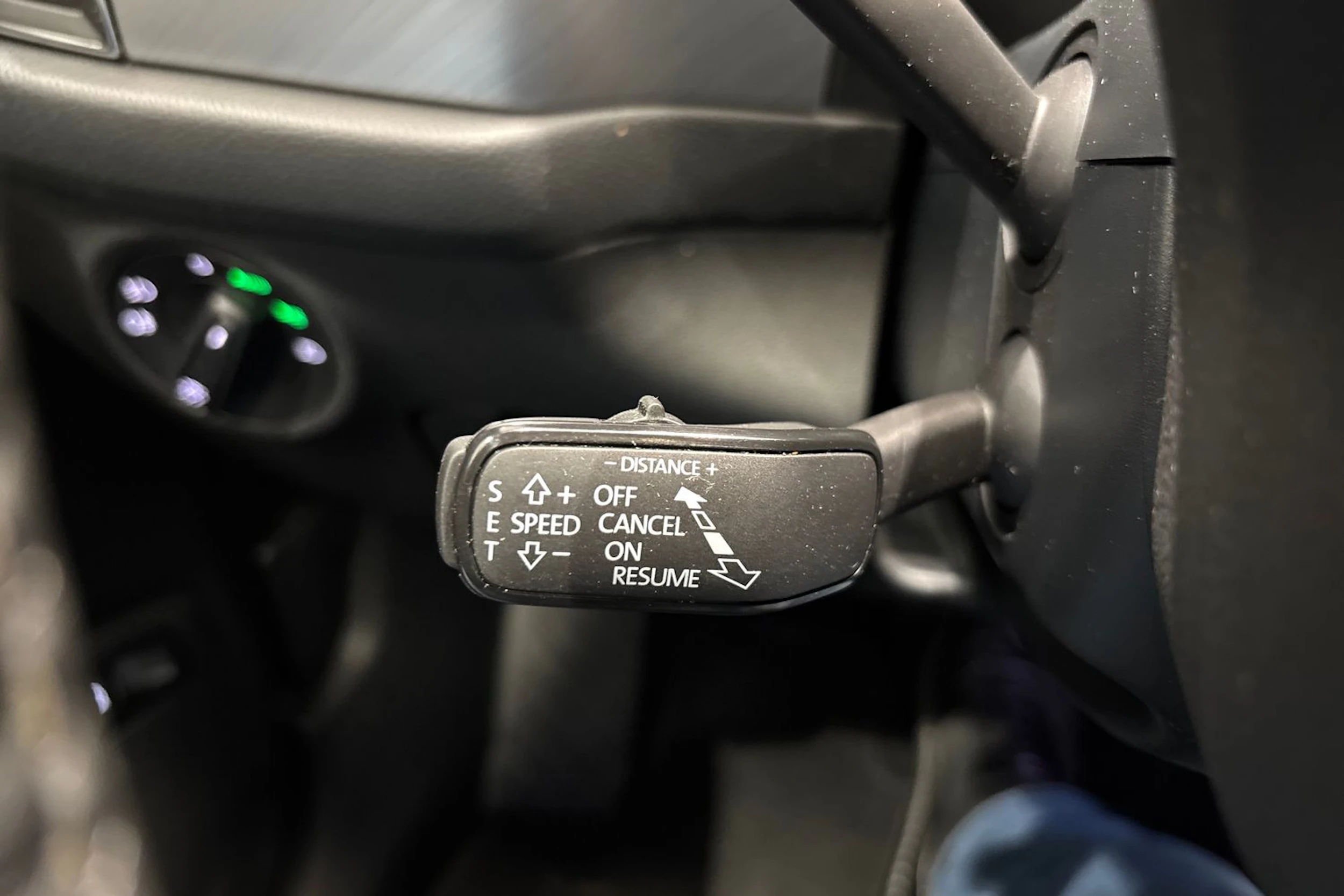 harmaa Skoda Kodiaq 2023 kuva 16.