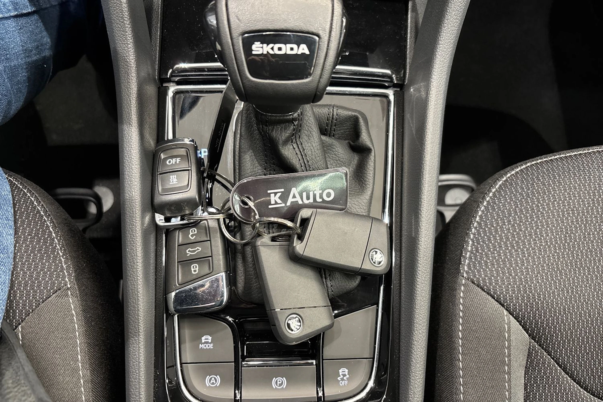 harmaa Skoda Kodiaq 2023 kuva 27.