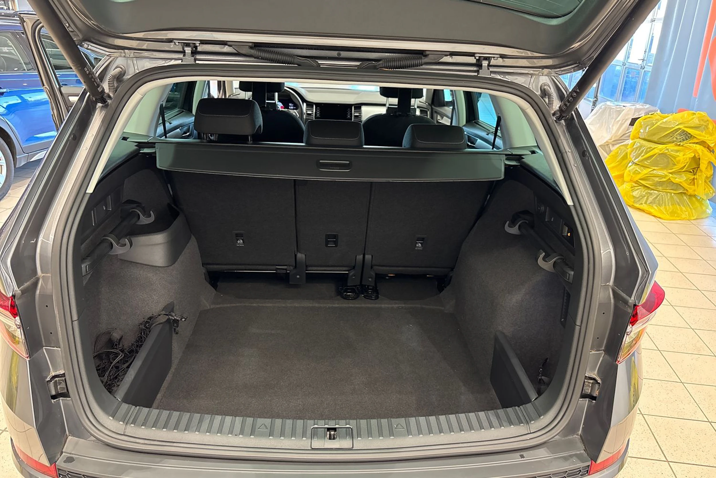 harmaa Skoda Kodiaq 2023 kuva 28.