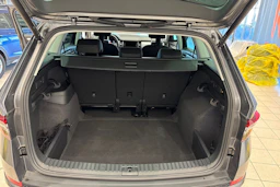 harmaa Skoda Kodiaq 2023 kuva 28.
