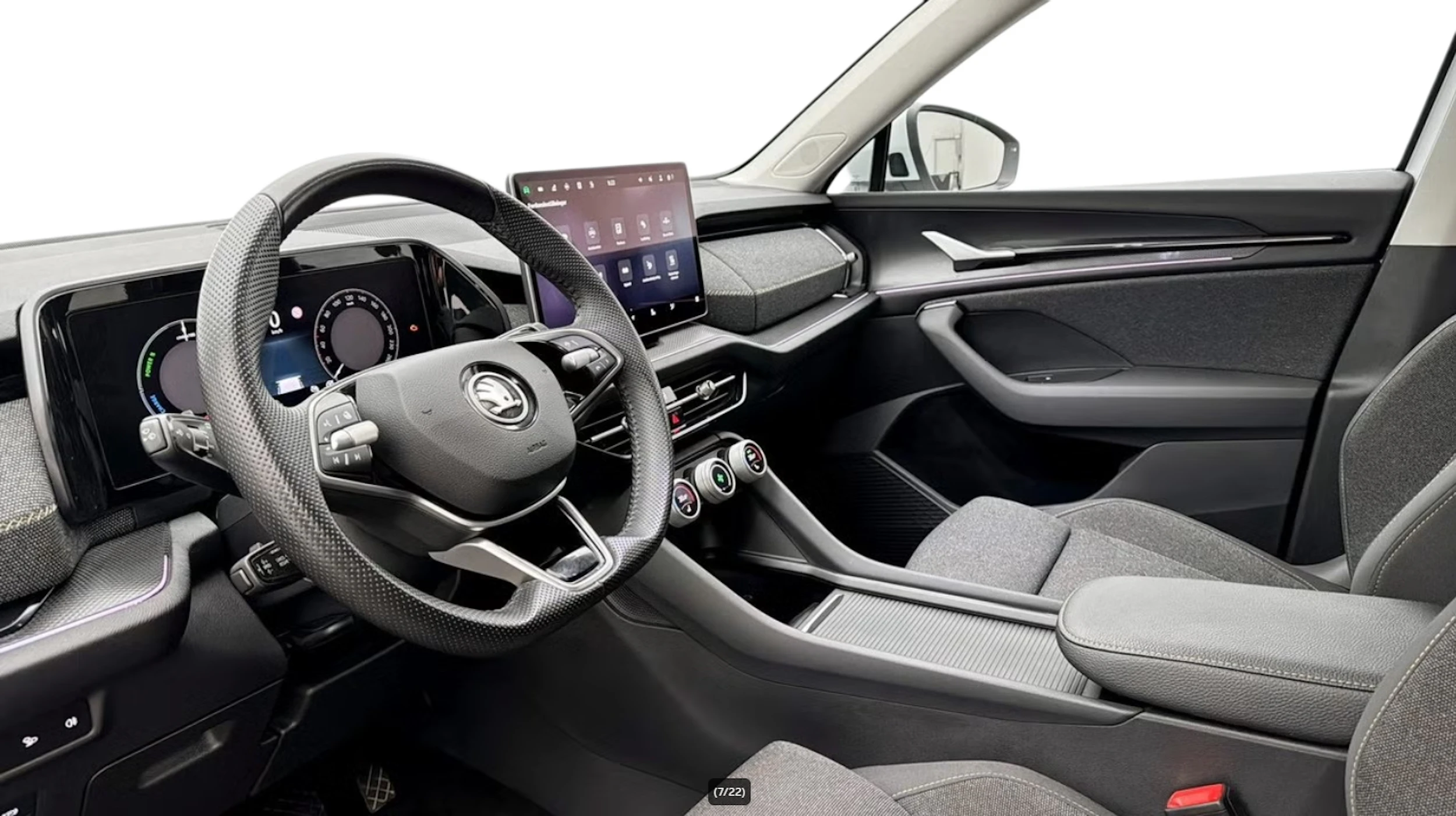 valkoinen Skoda Kodiaq 2025 kuva 4.