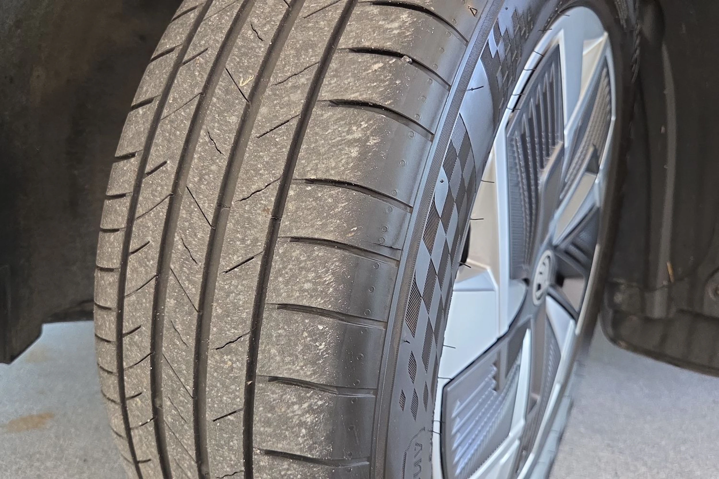 Musta Skoda KODIAQ 2025 kuva 10.