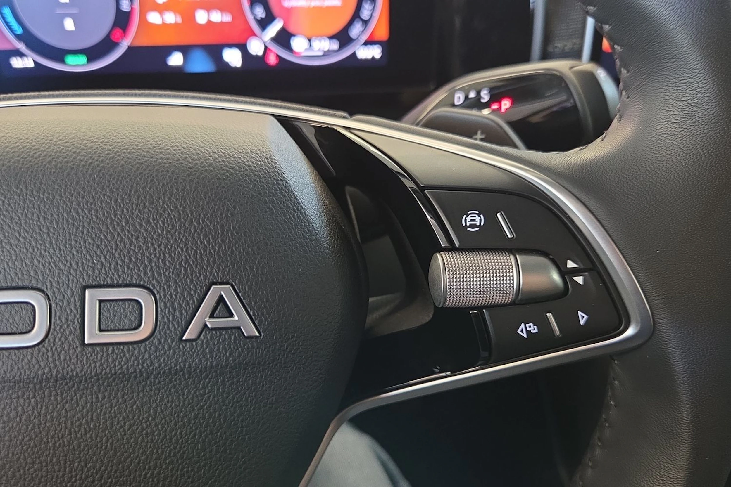 Musta Skoda KODIAQ 2025 kuva 15.