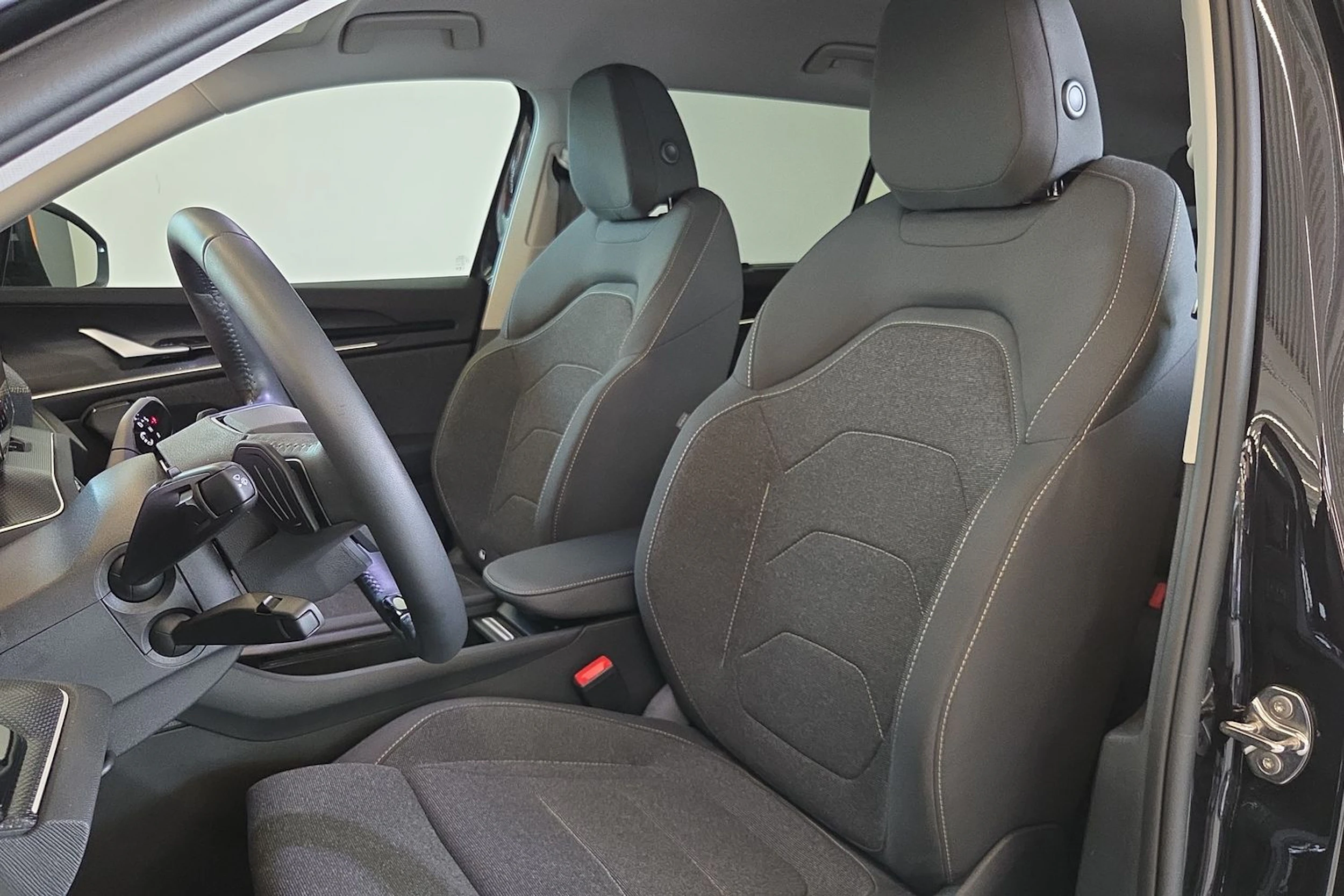 Musta Skoda KODIAQ 2025 kuva 27.