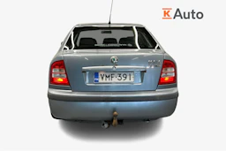 harmaa Skoda Octavia 2002 kuva 3.